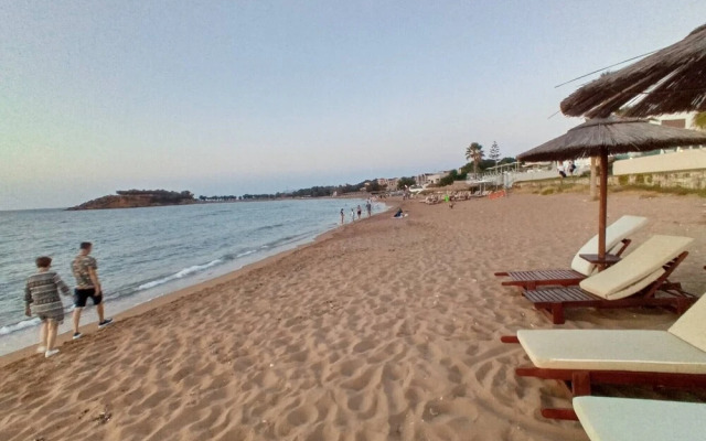 Astrinos Apt Simple, Cosy, Comfortable, Near the Beach