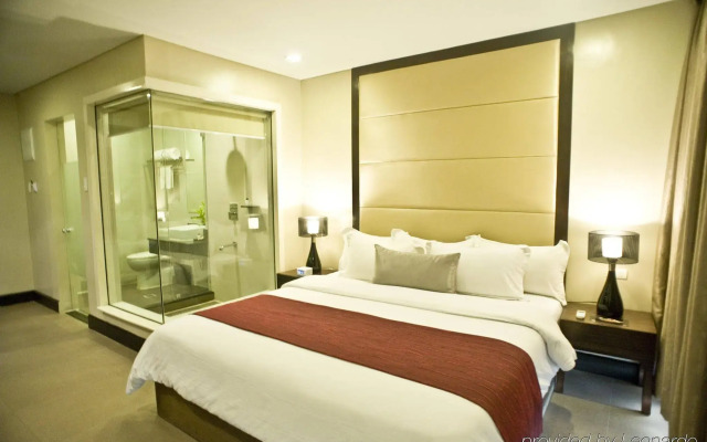 Goldberry Suites & Hotel Mactan