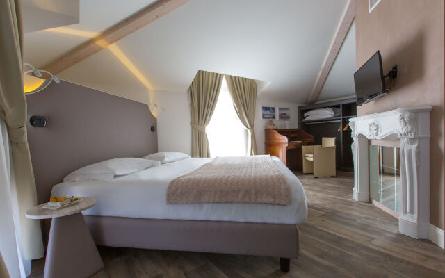 Hotel Al Campanile - Luxury Suites & Apartments
