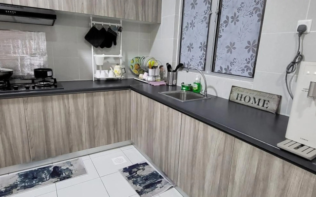 Imanz Homestay 3 Bedroom & 3 Bathroom – Kitchen – Kajang