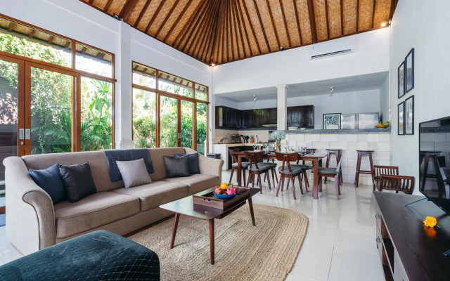 5Min WALK TO Beach - PRIVATE POOL MAHAYANA VILLA