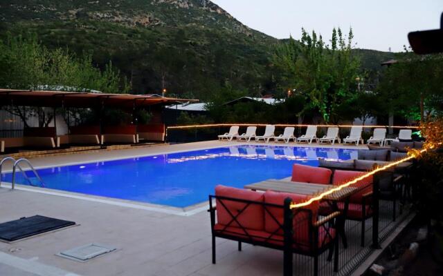 Olimpos Vadi Houses