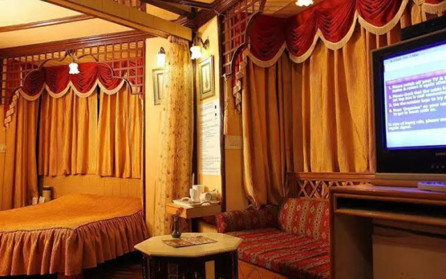2 BR Rustic hut in Fagu, Shimla, by GuestHouser (912C)