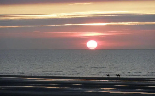 Apartment in Oostduinkerke With sea View