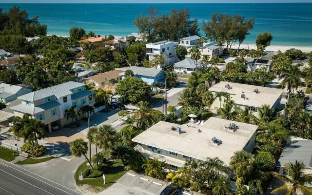Palm Cay 4