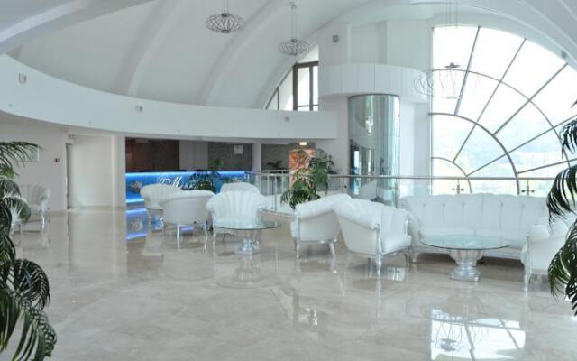 Mercury Resort