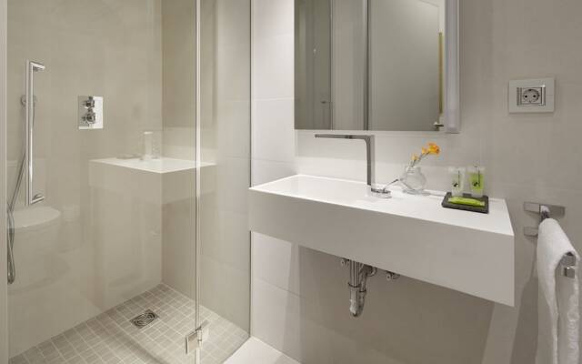 Easo Suite 2B Apartment by FeelFree Rentals