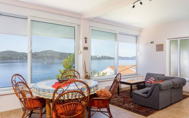 Apartment Ratac - sea front