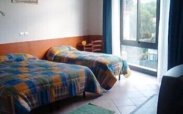 Lastra Bed & Car