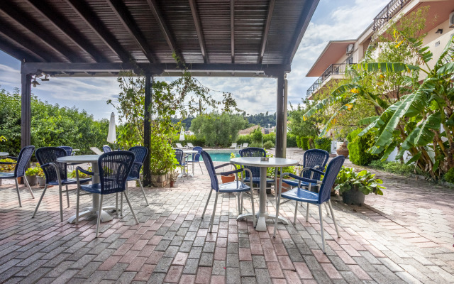 Skentos Hotel