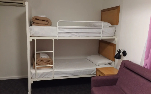 Edgecliff Lodge Motel