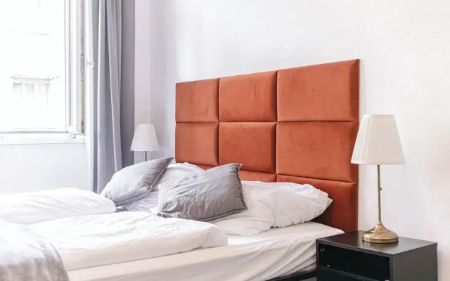 Affordable 1BR Near U6 Schoepfwerk