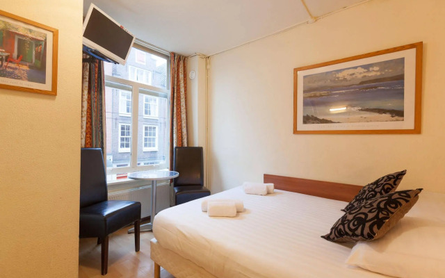 Townhouse Hotel