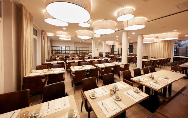 Отель Four Points Flex by Sheraton Goettingen