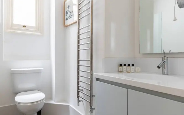 Bury Place by Onefinestay