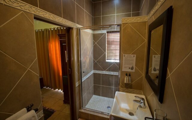 Le Cozmo Guest House