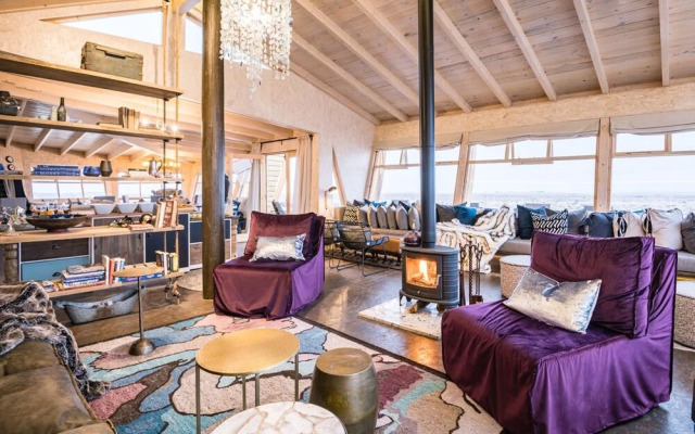 Shipwreck Lodge