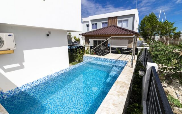 Modern 4-BR Villa in Gated Community