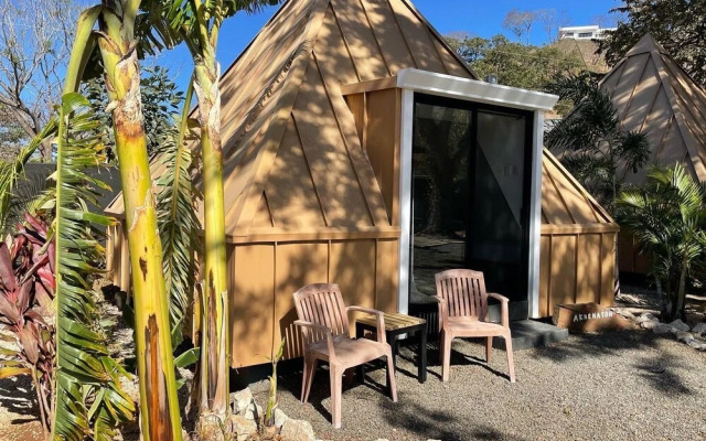 Pyramid Lodge Tamarindo Ramses