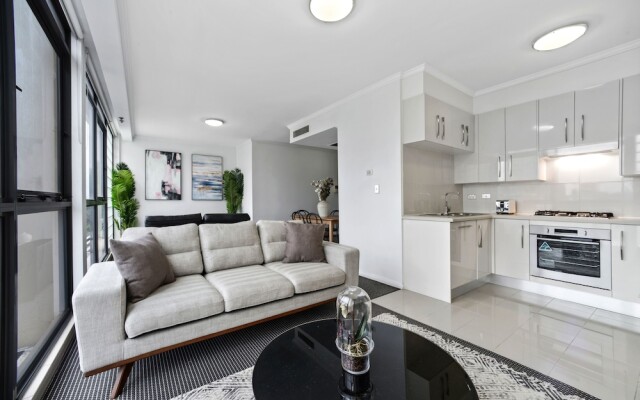 Stylish and Spacious Apt with Double Living Room