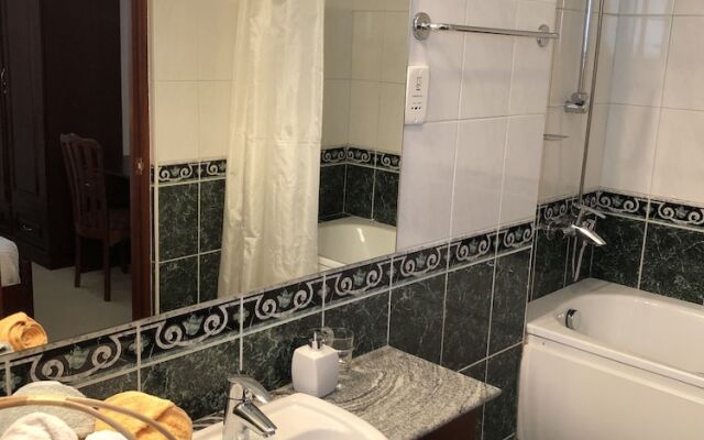 Hedges Court Residencies Town Hall-2 Room 3 Bed Apartment