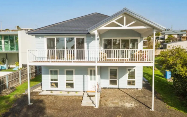 Beach House on Bentley