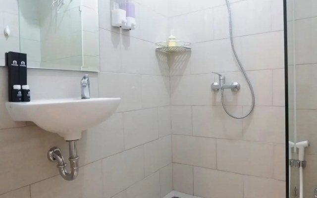 Studio Apartment Connected to Mall at Anderson Supermall Mansion