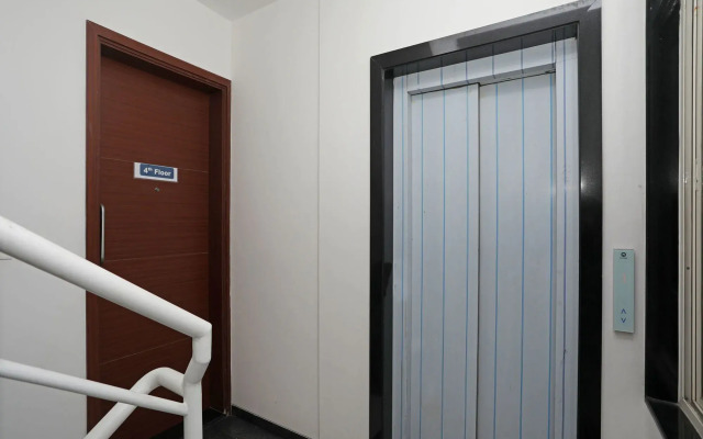 OYO 11742 Hotel Aakiyo Rooms