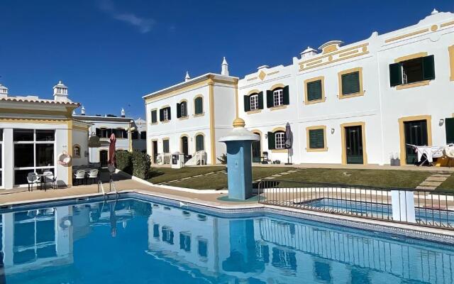 Relaxing 2 Bedroom House close to Vilamoura Marina