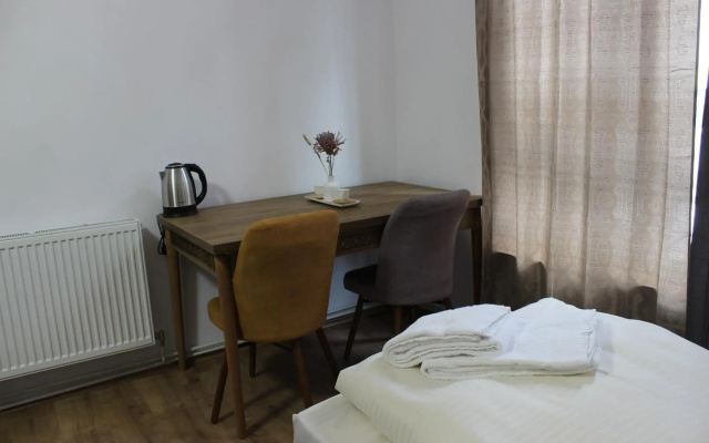 HR RoomS