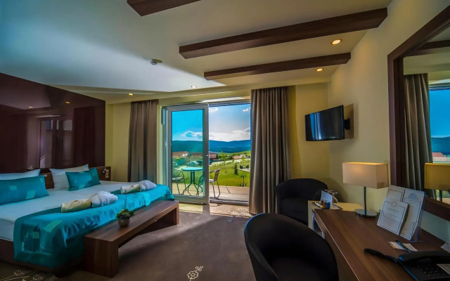 Castellum Hotel Hollóko