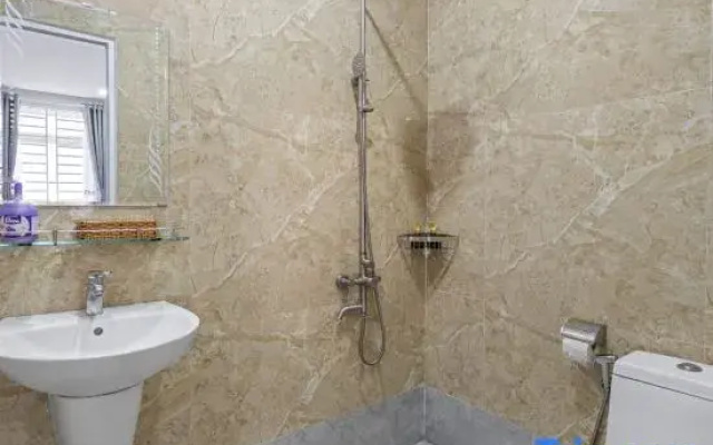 4BRs center | free public pool | balcony view pool