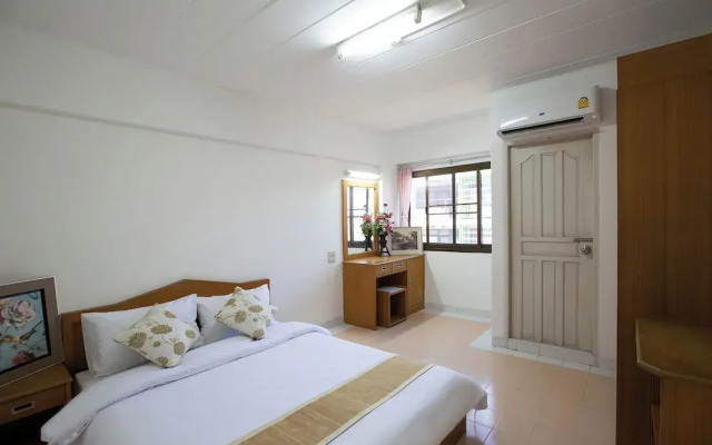 D-haus Ngamwongwan Residence