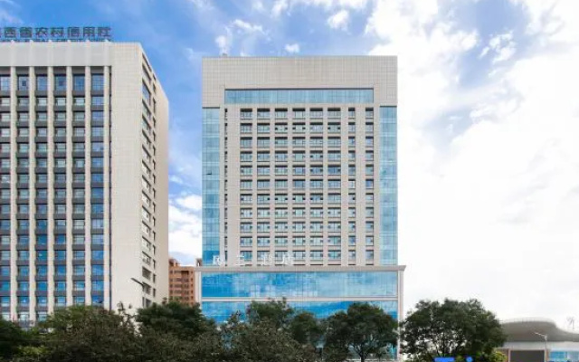 Manfilo Hotel (Zhangzhou West Railway Station)