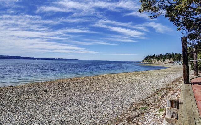 Sea Mist Waterfront Inn