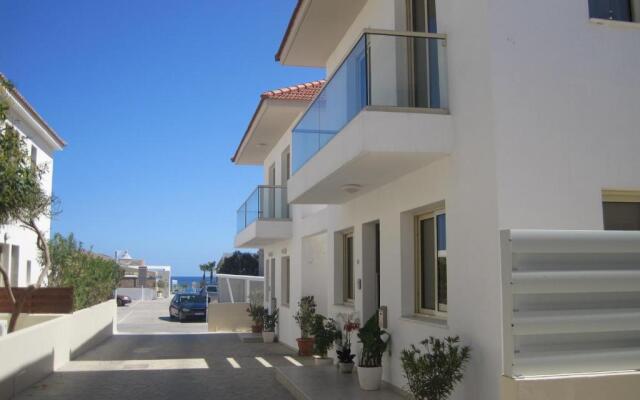 Polyxenia Isaak Luxury Villas and Apartments