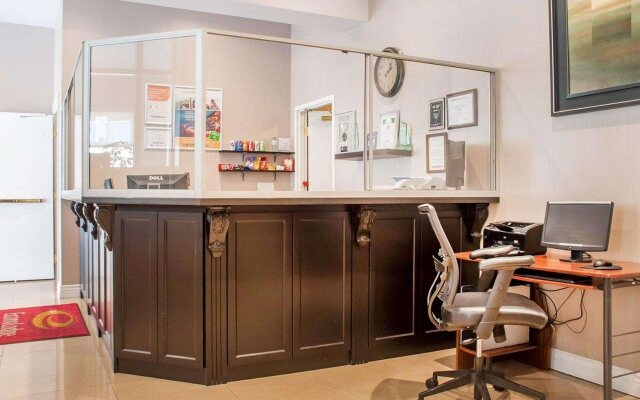 Woodstock Inn and Suites