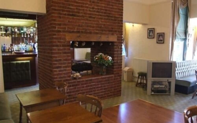 Cleve Court Hotel