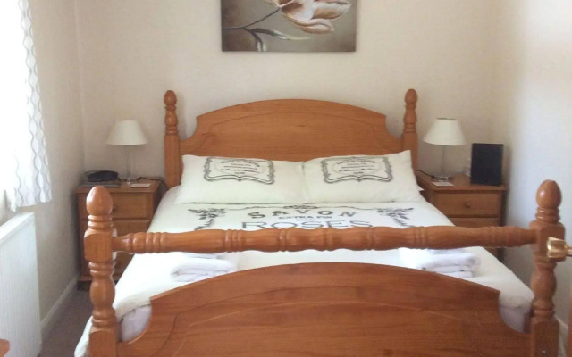 Pine Lodge Guest House