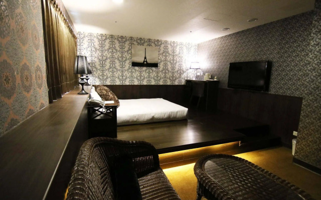 Hotel 6 - ZhongHua