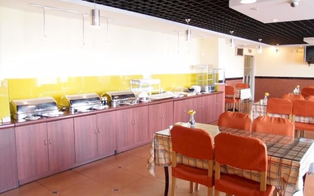 Homeinn Selected Hotel (Dalian Central Hospital Chunliu Subway Station Airport Branch)