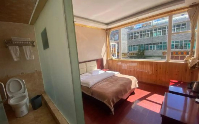 Yongqing Business Hotel