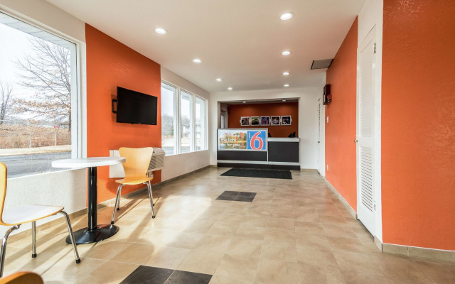 Motel 6 Schenectady, NY