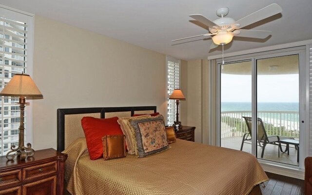 The Gem - 3 Br condo by RedAwning