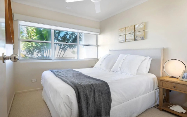 Unit 9 Fantastic Holiday Apartment in Sunshine Beach Stunning Views Opposite Beach Access – Guest Rooms – Sunshine Beach