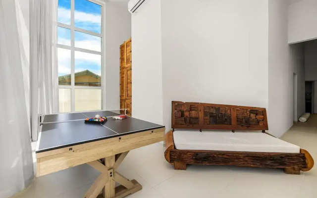 4 4 5 Rooftoppoolpingponggazebonear Ritz Beach