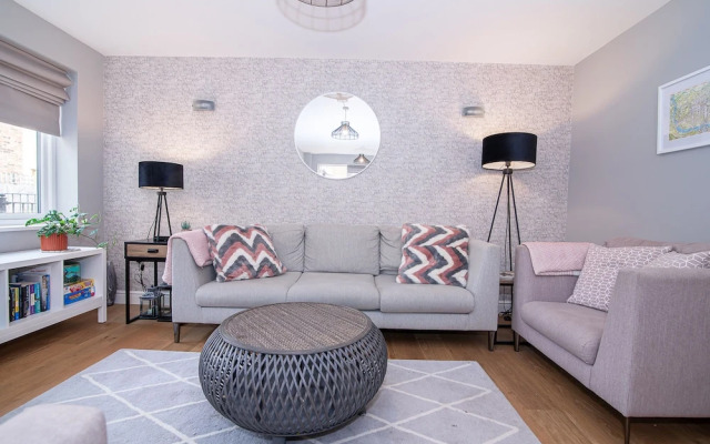 Elegant Ludlow Haven: 4Bed Ultimate Tranquility
