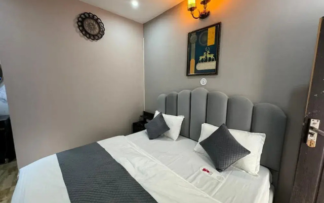 The FarmHouse Cafe & Lounge