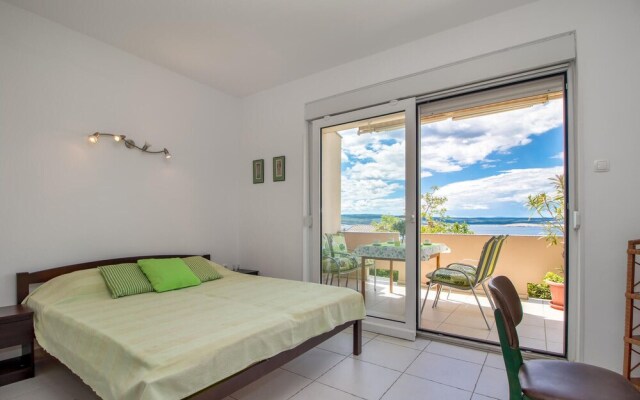 Stunning Apartment in Dramalj With Wifi and 2 Bedrooms