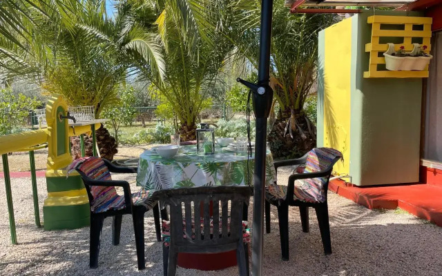 Pets wellcom house with garden